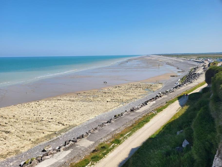 Appartement Vue Mer A 100 M De La Plage Ault Exterior foto